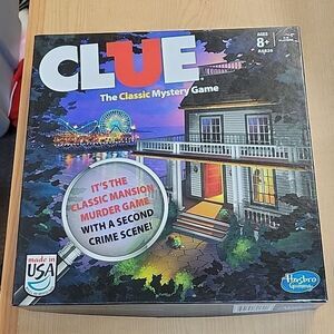 Hasbro CLUE: Classic Mystery Game, Mansion Murder w/2nd Crime Scene-NEW
